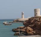 Giorno 03: Muscat – Bimah Sinkhole – Wadi Tiwi – Sur –SharqiyaSands(8 ore / 350 km)