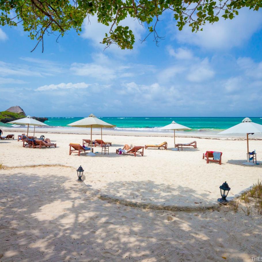 Kenya - Diani Beach - The sands at Chale Island 9